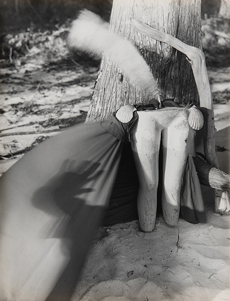 クラレンス・ジョン・ラフリン《愛の行方を誰が知る》1940年 Ⓒ The Clarence John Laughlin Archive at the Historic New Orleans Collection