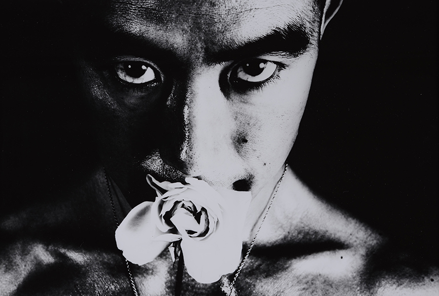 作品画像。細江英公《薔薇刑 作品32》 1961年 ⒸEikoh Hosoe